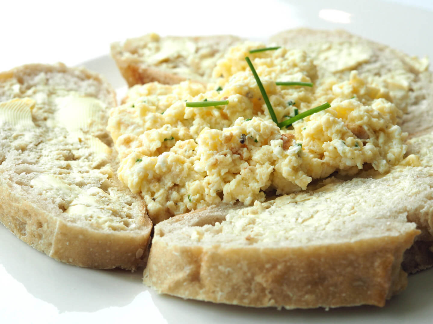 Cheesy-scrambled-eggs